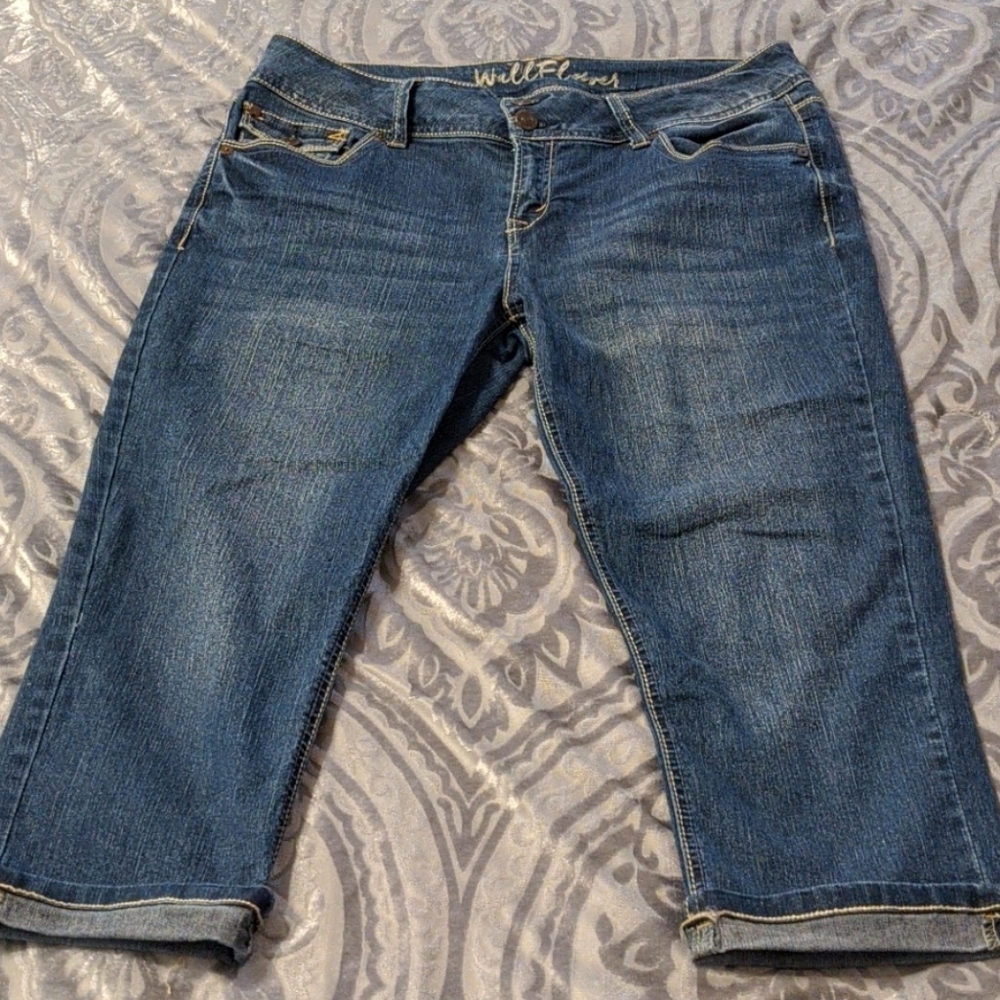 EUC! WallFlower Capri Cuffed Jeans